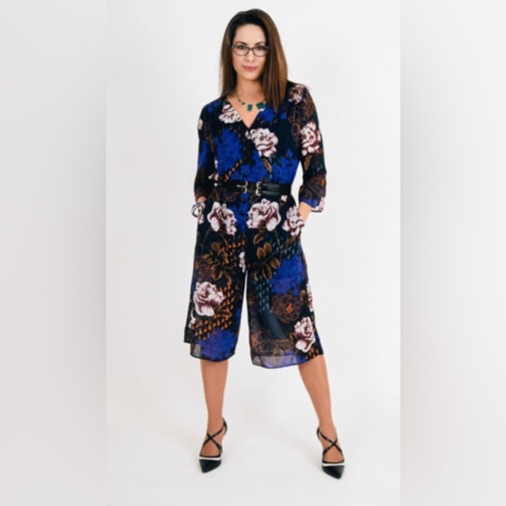 Le Kate Woman's Multi-Color‎ Navy Floral Print Jumpsuit With Pockets Size Medium
